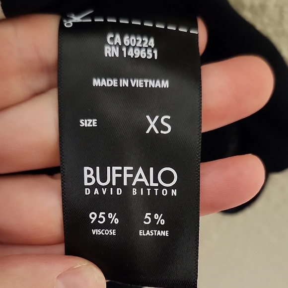 Buffalo David Bitton Black and White Boxy Short Sleeve Tee - Picture 5 of 11